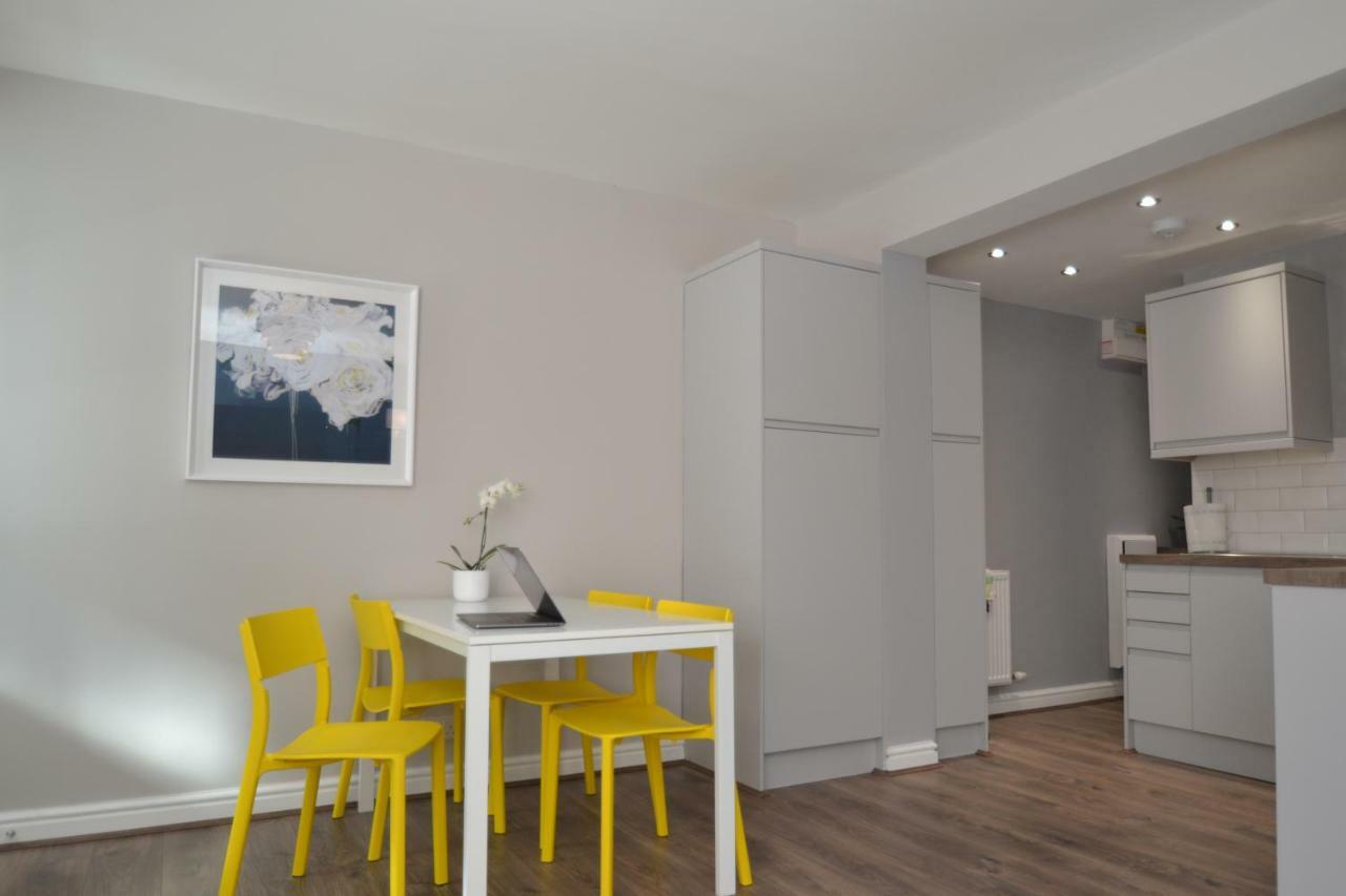 Charming 1 Bed Riverside Apartment Chester Eksteriør billede