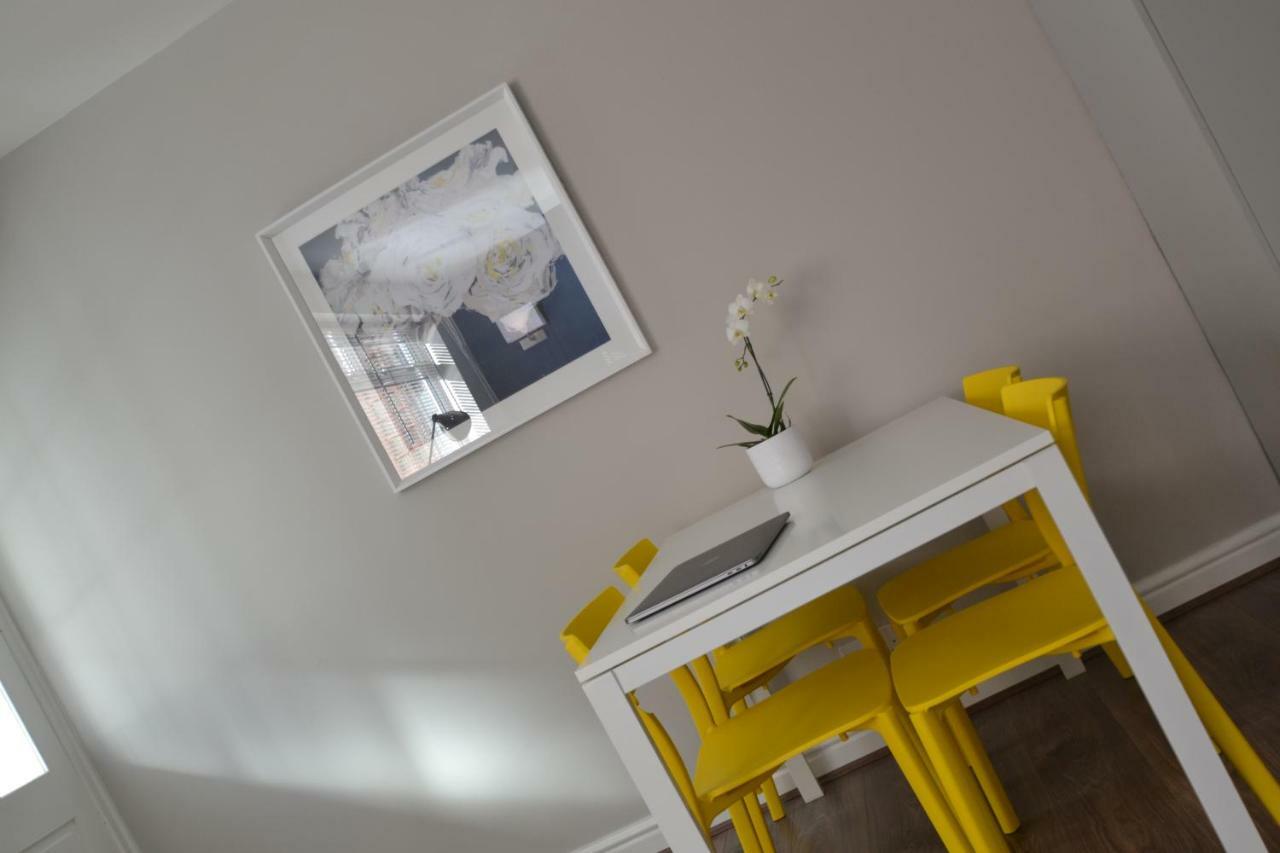 Charming 1 Bed Riverside Apartment Chester Eksteriør billede